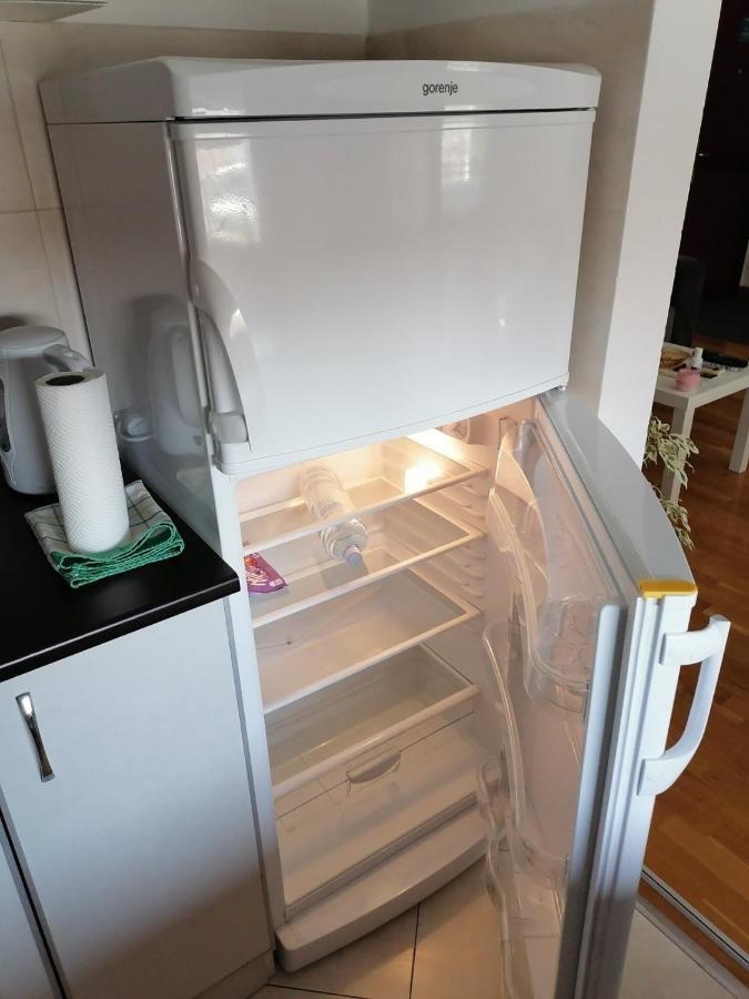 Paris Apartment -Free Private Parking โนวีซาด ภายนอก รูปภาพ